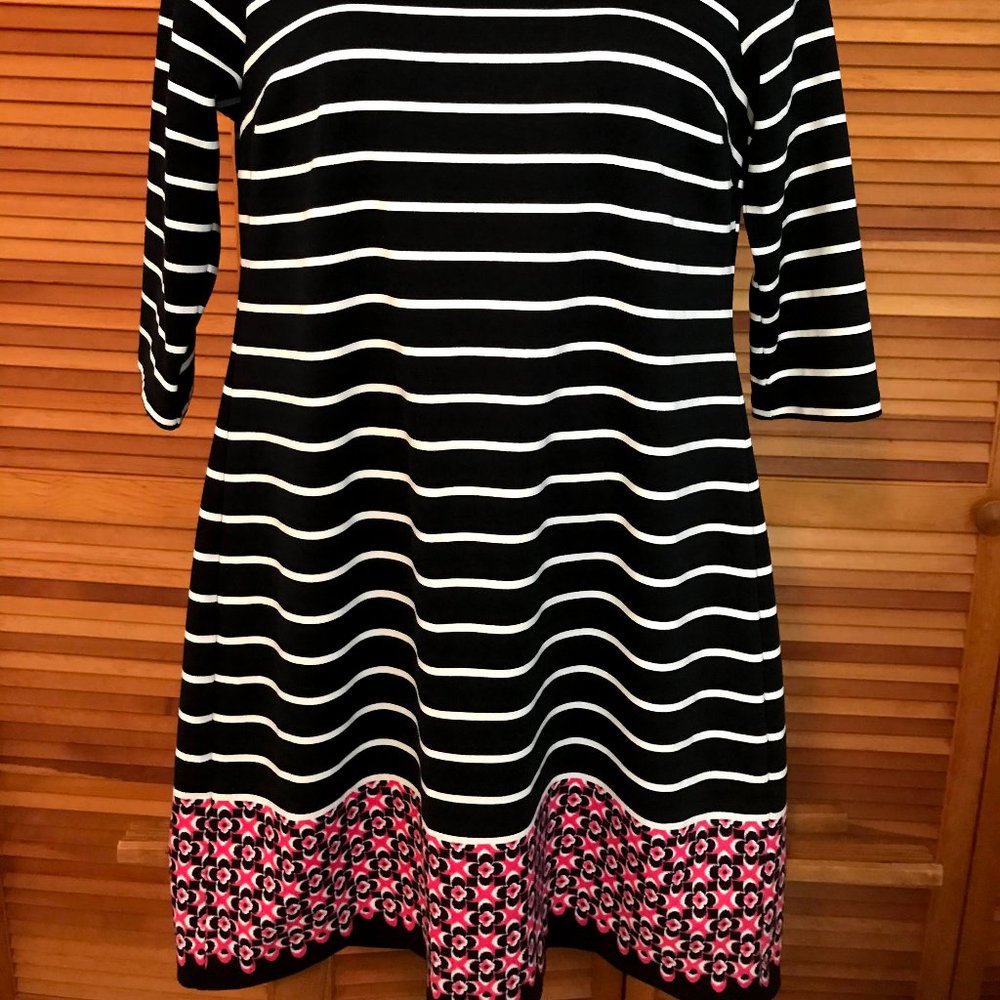 TALBOTS MED PET 3/4 SLEEVE KNIT B & W DRESS